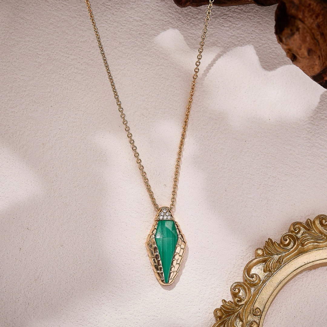 

AY Unique Fashion Malachite Snake-Head Design Golden Necklace Inlay AAA Zircon Jewelry For Women Lady Party Dating Jewelry Gift