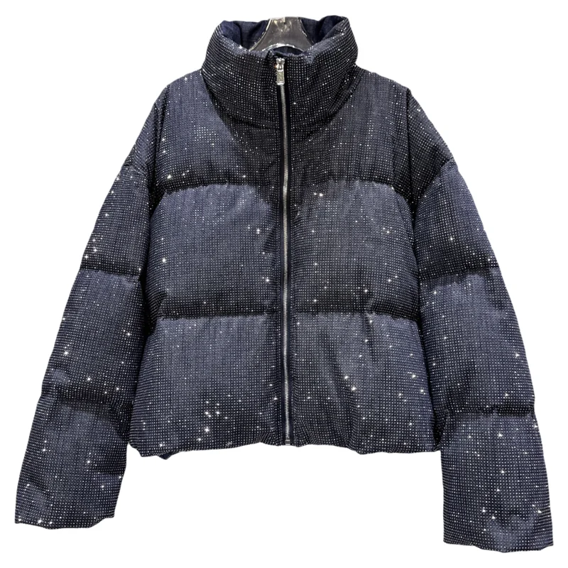 سترة منتفخة من قماش الدنيم بحجر الراين المرصعة بالنجوم على الموضة الثقيلة لشتاء 2025، معطف قطني عصري، ملابس خارجية للسيدات