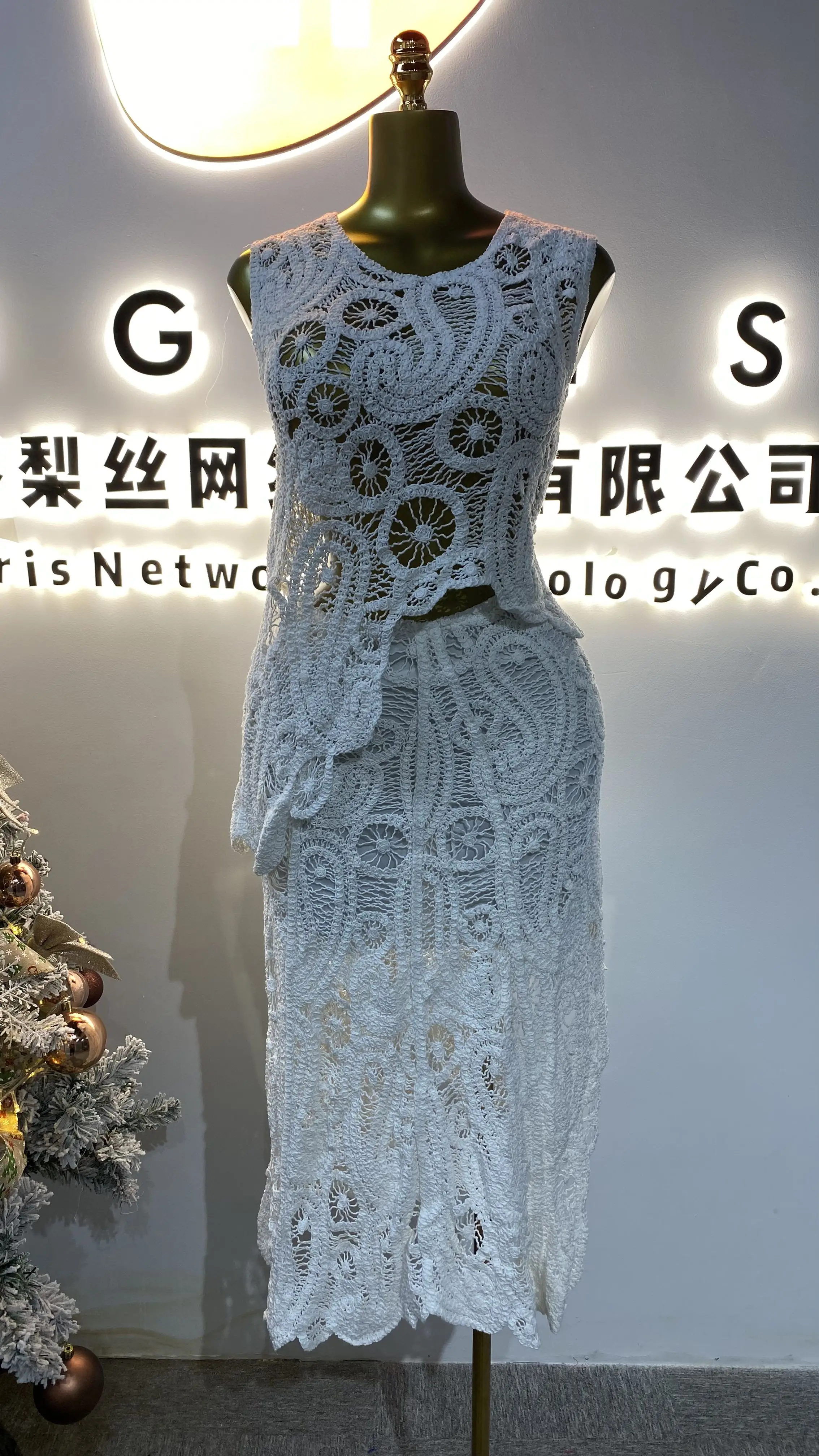 新しいトレンド作物刺繍エレガントなかぎ針編み服カットアウトスカートとブラウスセット女性用-GZMM304