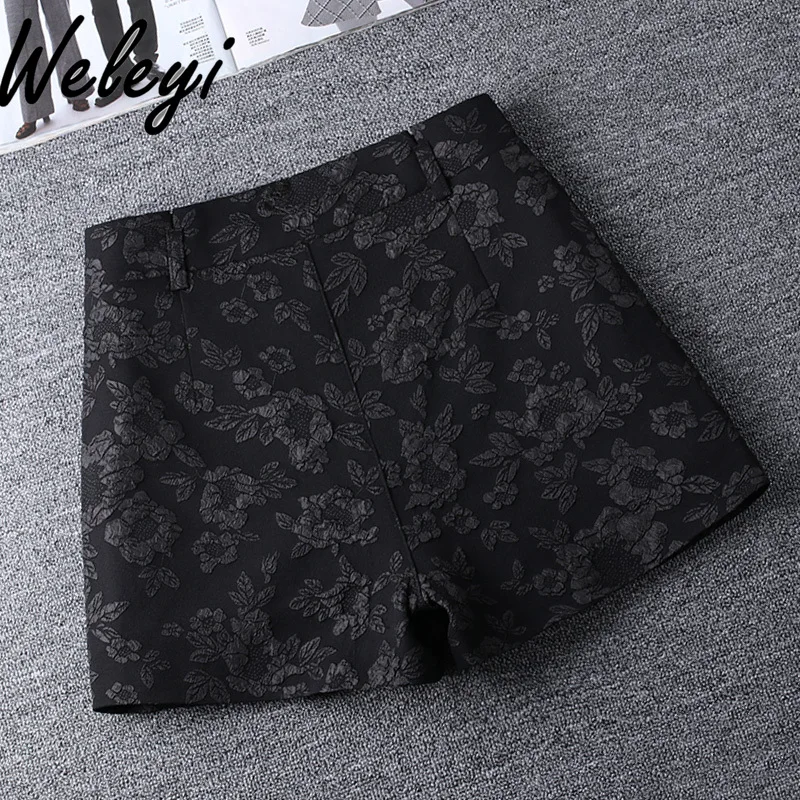 Women's Spring and Autumn Black Jacquard Shorts New Casual Retro Fashion High-waisted  A-line Wide-leg Short Boots Pants Outside