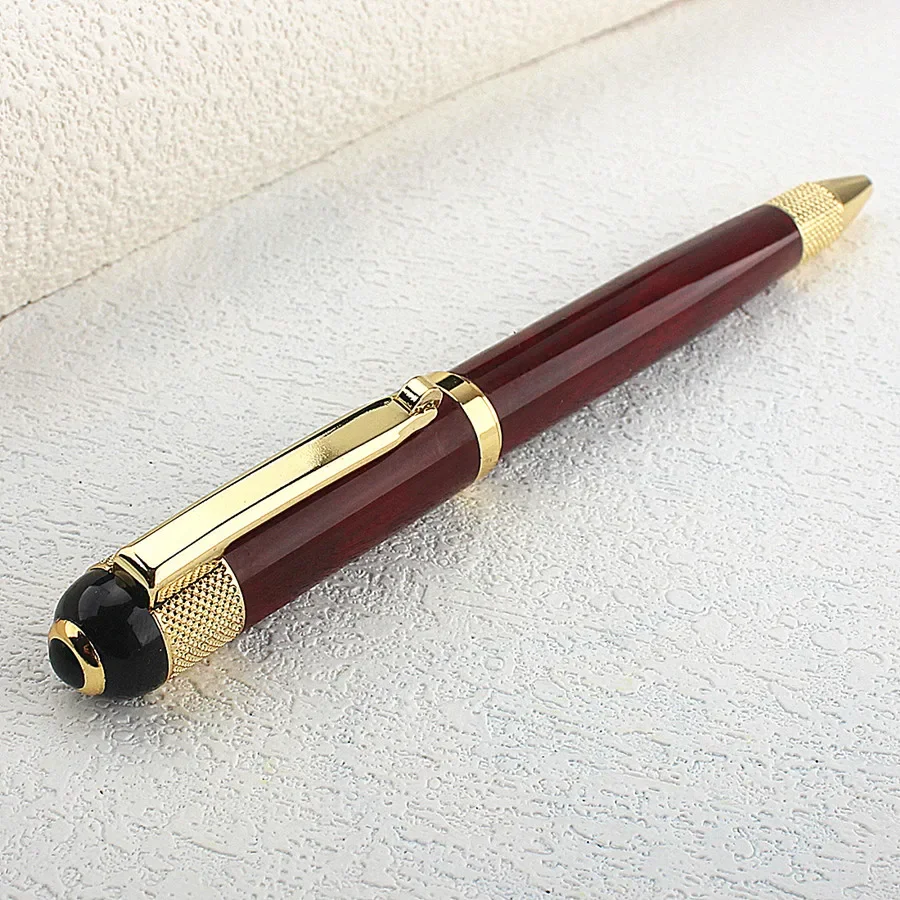 1 Stück Premium Metall-Kugelschreiber, Einziehbarer Unterschriftenstift im Wappen-Stil, Metallgehäuse, Schwarze Tinte, Mittlere Spitze 0,7mm – Detail 9