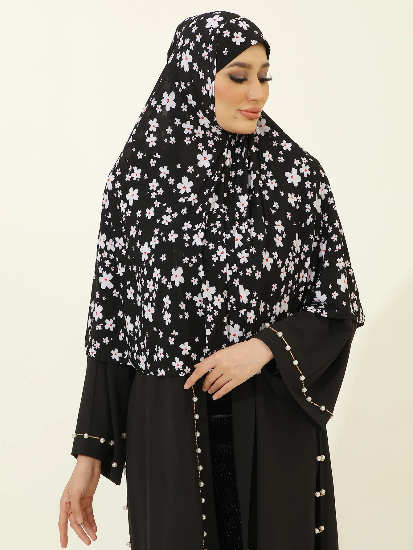 Chic Muslim Hijabs & Head Scarves | Babushka, Pretied, and Instant Styles | Elegant and Fashionable