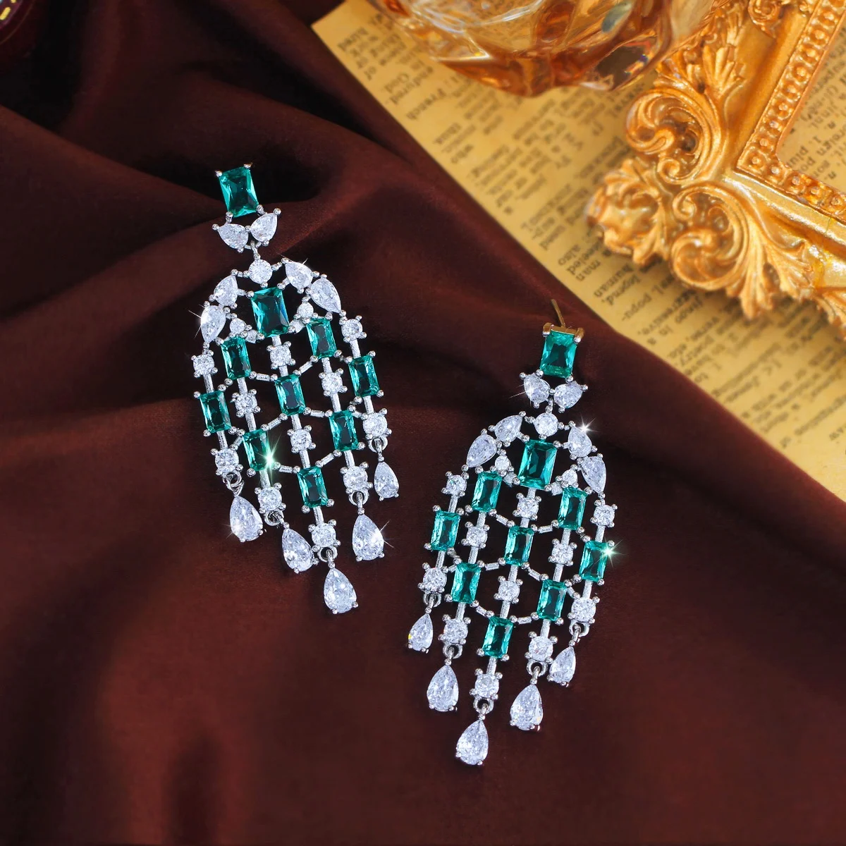Pera Fashion Light Blue CZ Long Hanging Water Drop Earrings for Women African Bridal Earring aretes de mujer modernos DE035