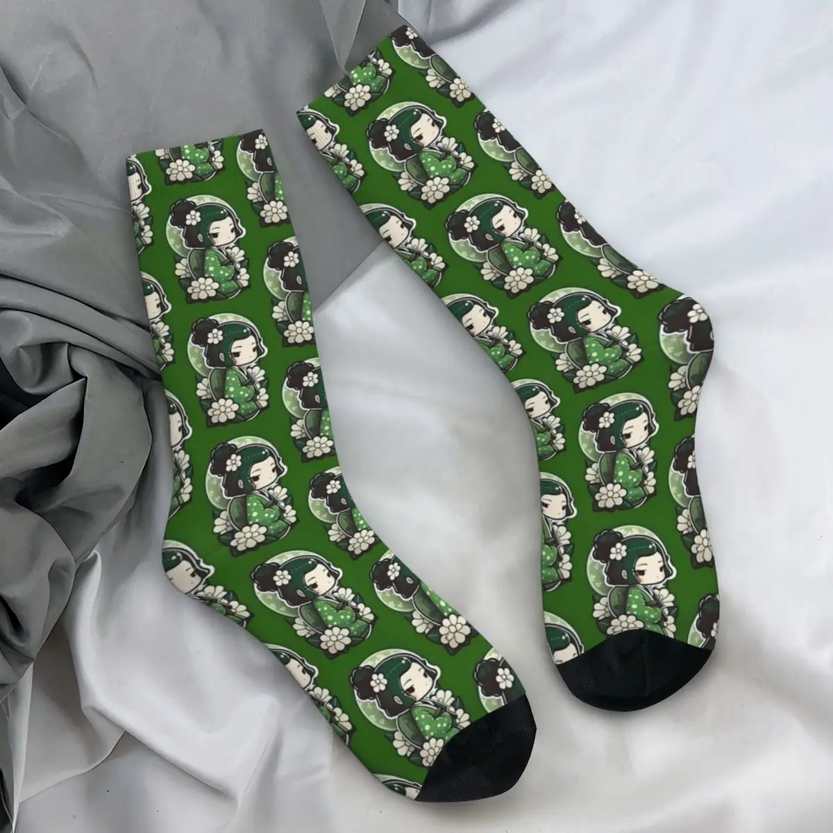 Japanese Dolls Wearing A Green Kimono Socks Funny Stockings Autumn Non-Slip Unisex Men Socks Soft Breathable Skateboard Socks