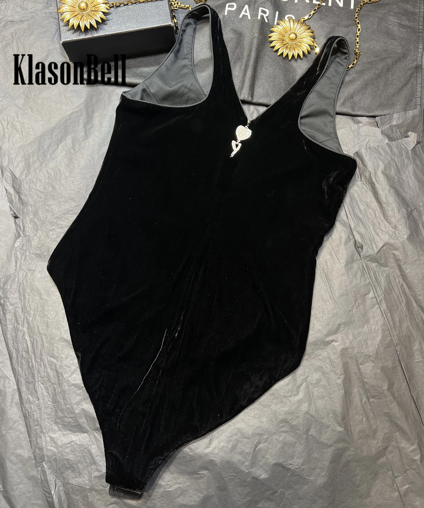 3.30 KlasonBell Fashion Hot Girl Bling Sequins U-Neck Sleeveless Rompers Fit Women Black Velvet Back Zipper Bodysuits Top