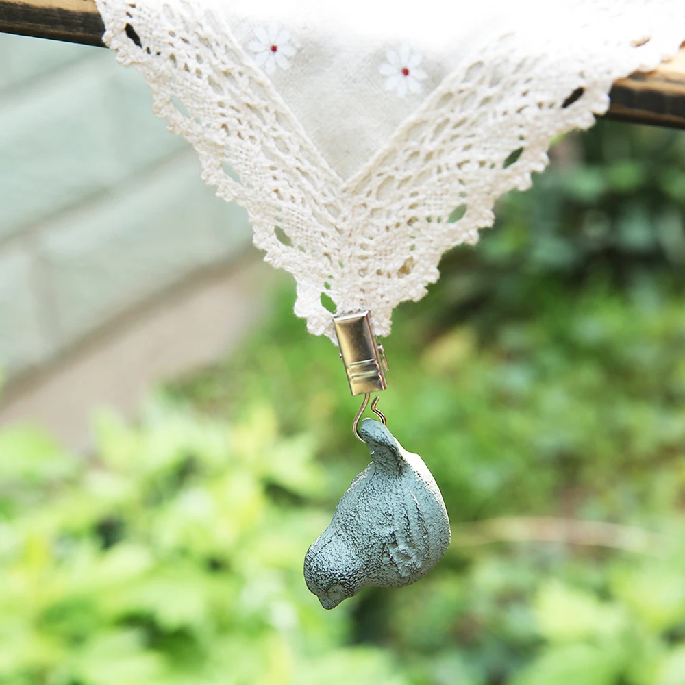 4Pcs Windproof Picnics Weddings Cast Iron Bird Pendant Tablecloth Weights with Clips Clamps Outdoor Garden Party Table Covers