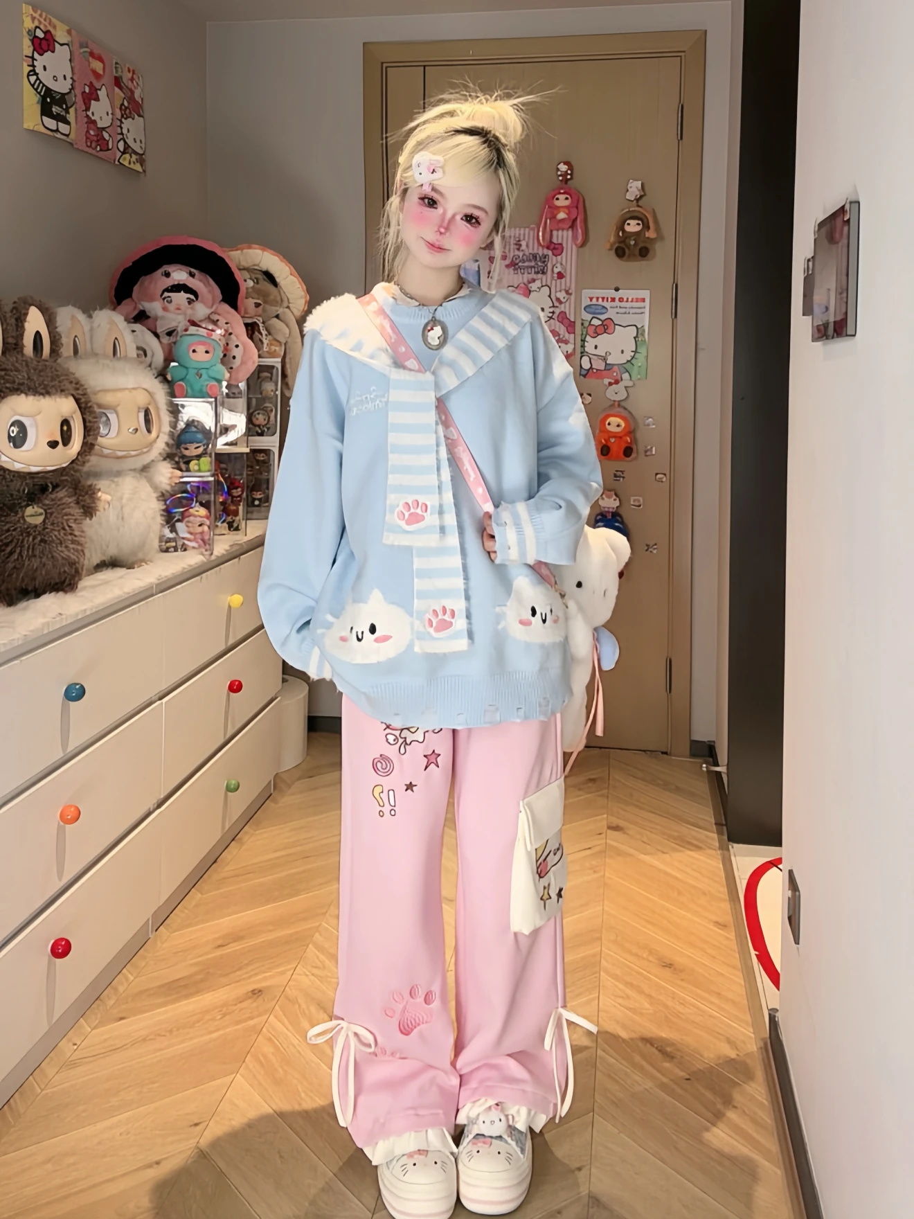 かわいいプルオーバーセーター女性のための秋と冬漫画刺繍ショールラウンドネック長袖ルーズフィット暖かいトップ