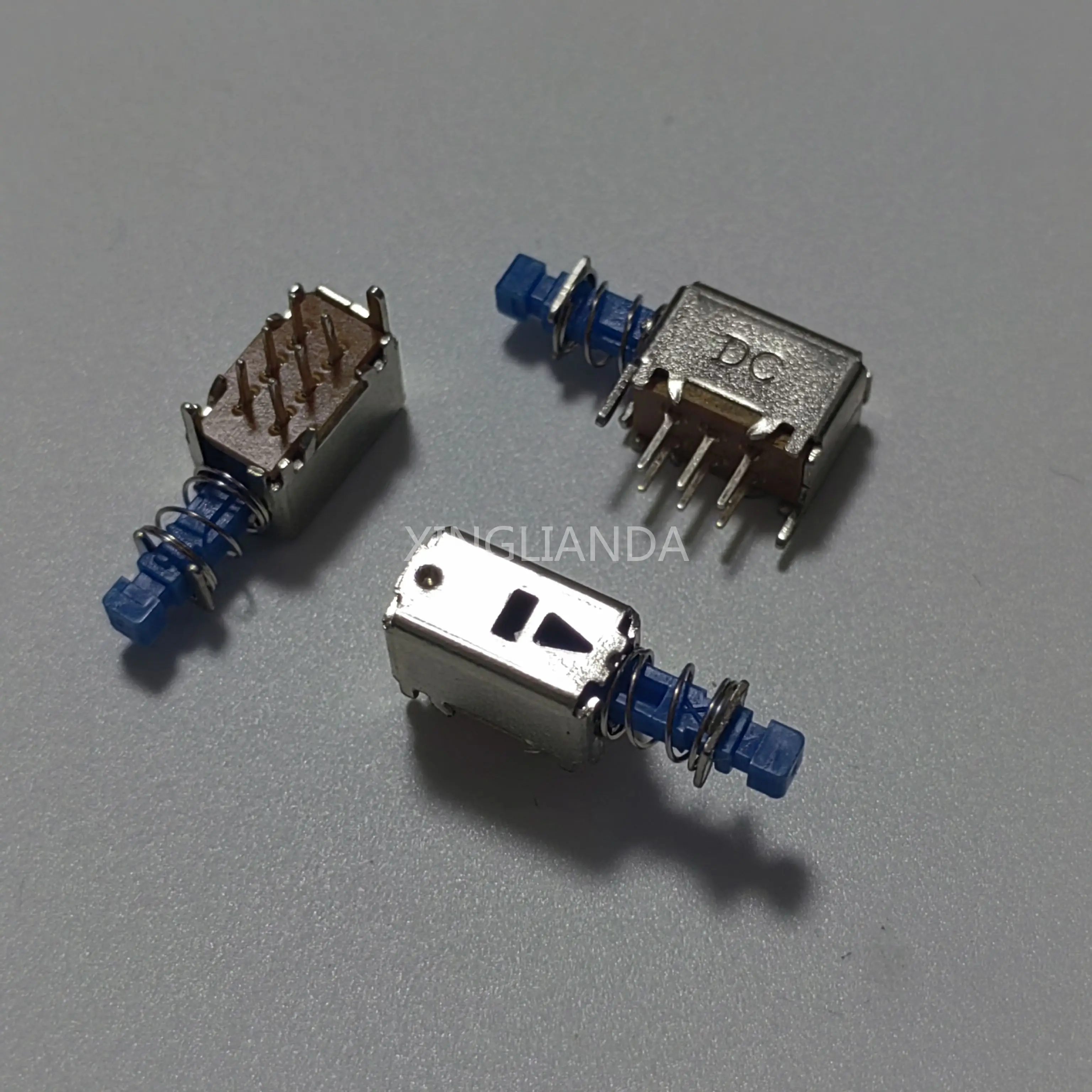 50pcs a04 דחיפה אופקית ישר מתג 6pin חוט 6pin עם האוזניים איפוס עצמי עם אפשרות לאפס את לחצן ההפעלה