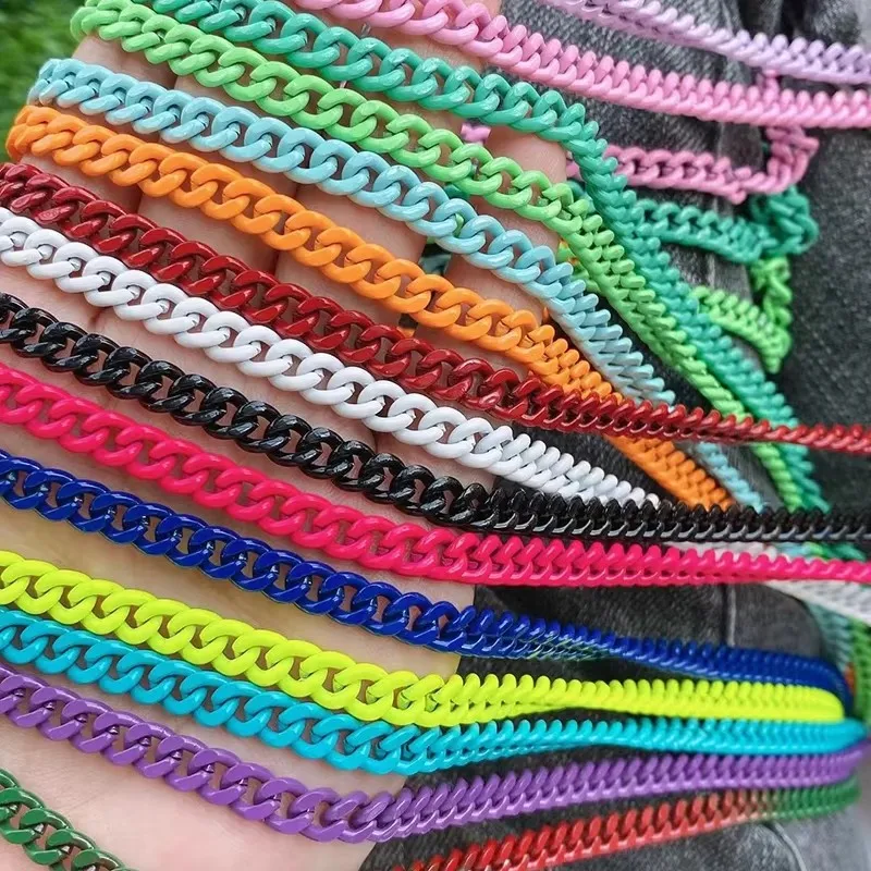5 Meter lange, 4 mm breite, bunte ovale Edelstahlkette für klobigen Schmuck in Weiß, Rosa, Roségold, Lila, Schwarz und Gold zum Basteln. – Detail 3