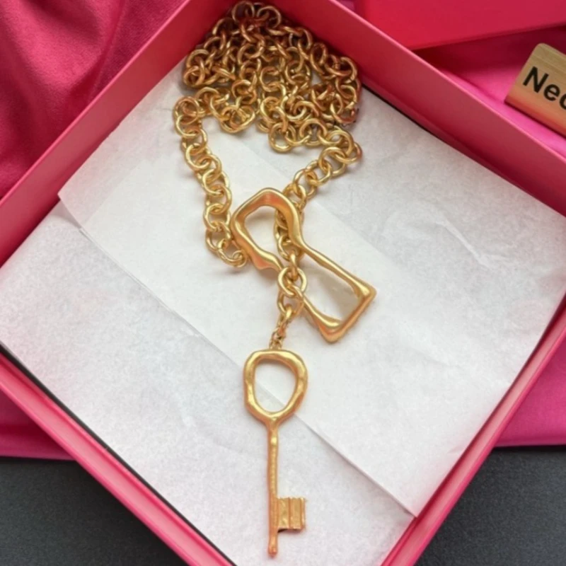 Europe Fashion Famous Designer Brass Plated Gold Key Sweater Chain Long Necklace Women Luxury Jewelry Party Trend
