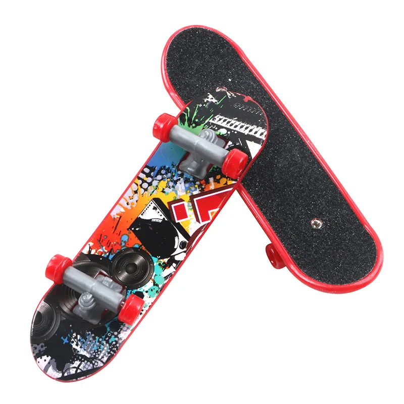 Mini tavole da dito in plastica Set giocattoli sportivi da dito professionali Kit di giocattoli da skateboard da collezione per bambini Bomboniera casuale