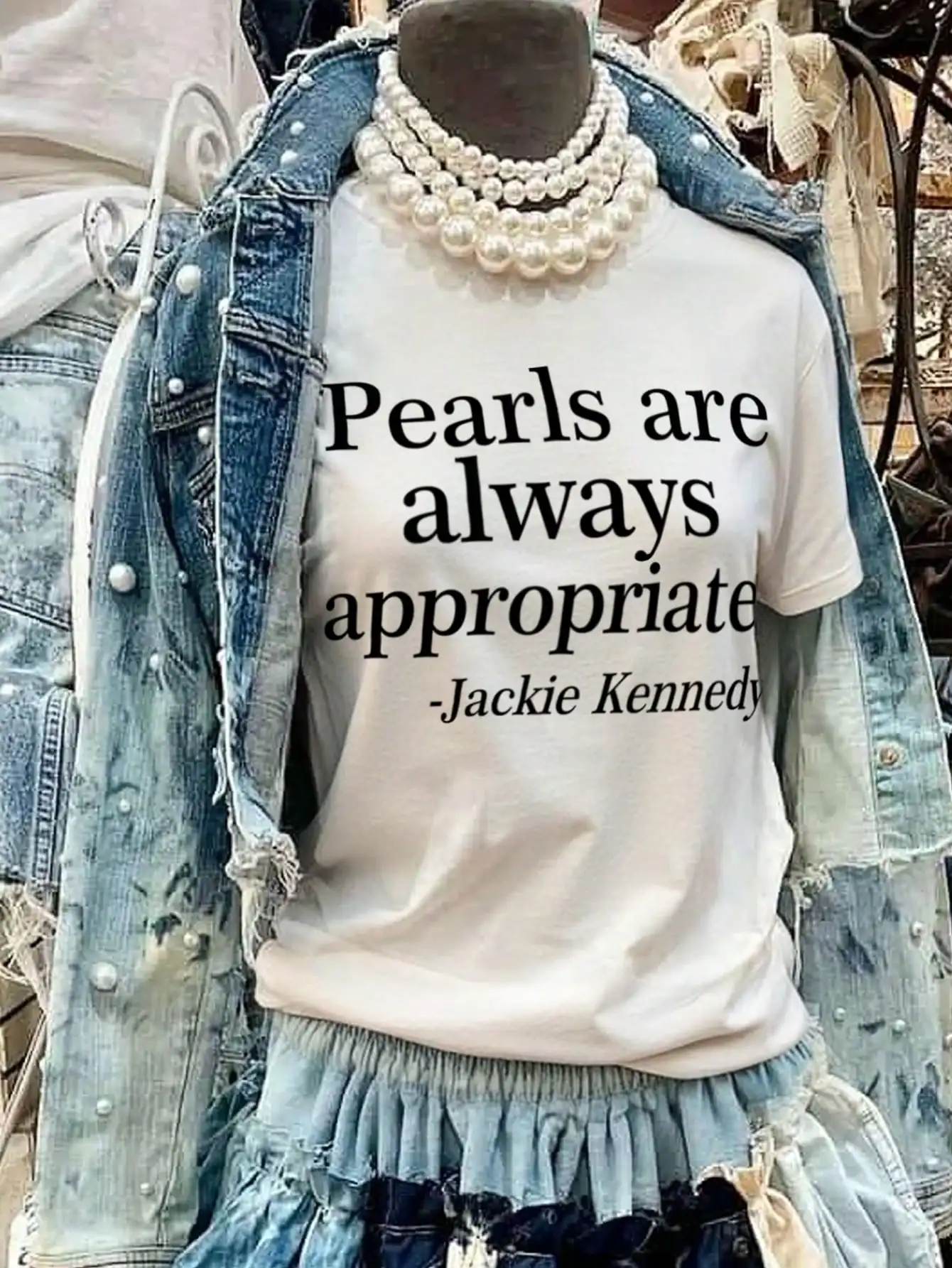 

Pearls Are Always Appropriate Jackie Kennedy Graphic Tee - Vintage Casual Short Sleeve Top for Summer Beach & Festivals