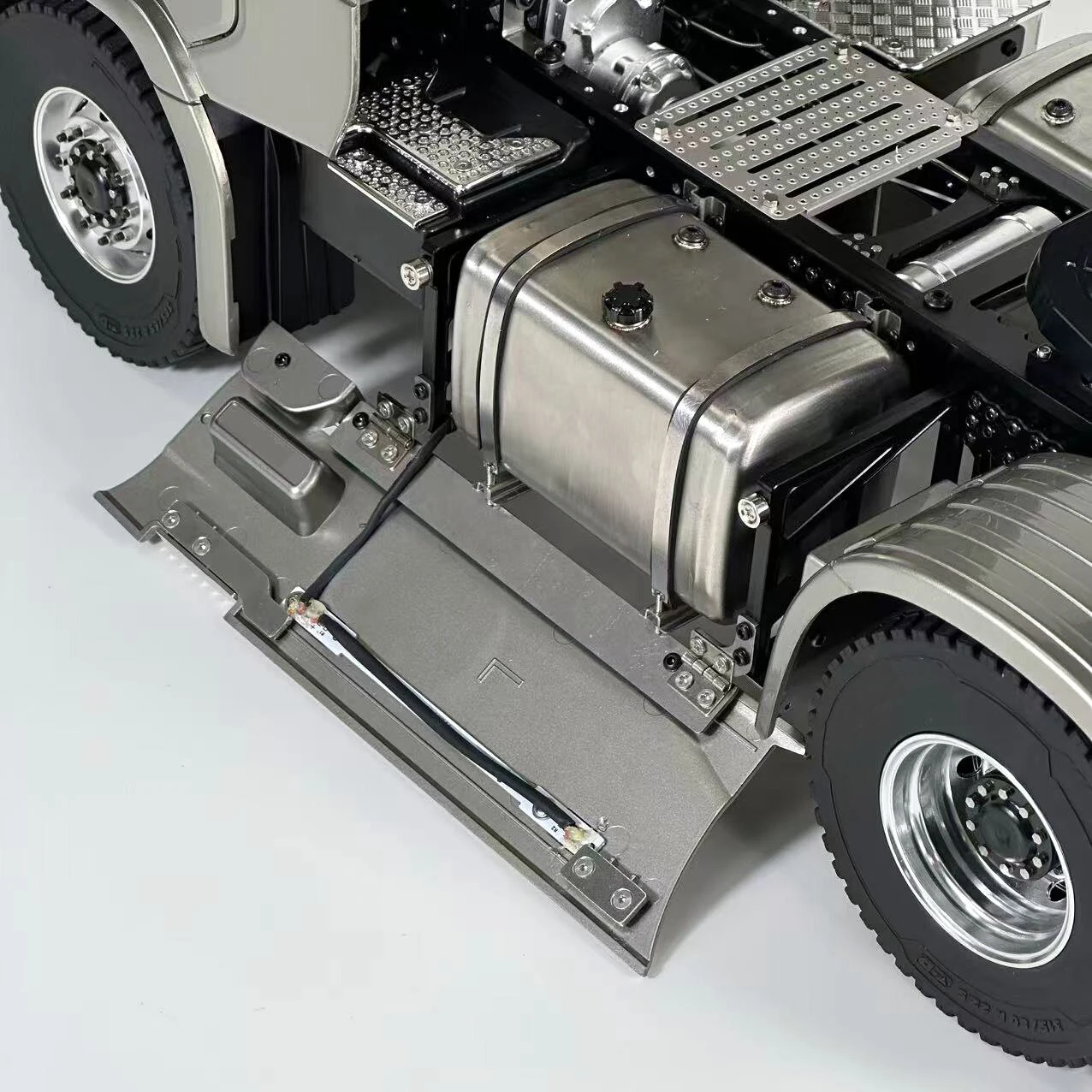RC Truck 770S Seitenschweller-Leuchten Seitenlampen-Kit für 1/14 Tamiya RC Truck Kipper Scania 770S 4X4 Modellfahrzeugteile Spielzeug