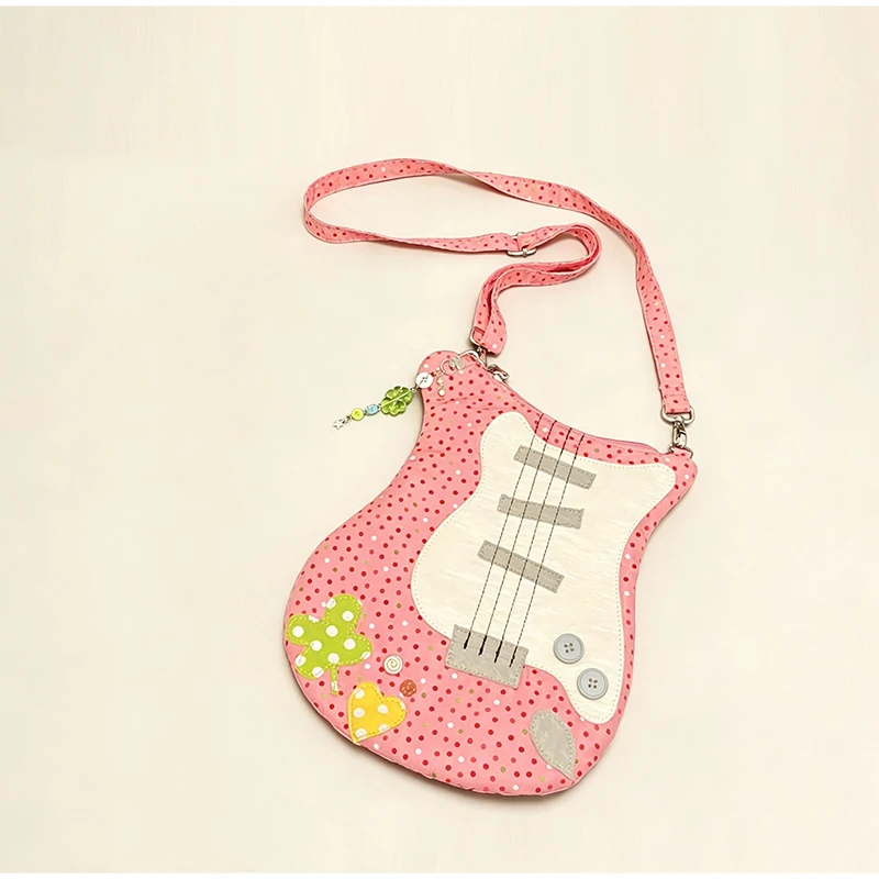 Umhängetasche in Gitarren-/Bassform, Handtasche aus Stoff mit vierblättrigem Kleeblatt- und Polka-Dot-Knopf-Design, leichte Freizeittasche – Detail 4