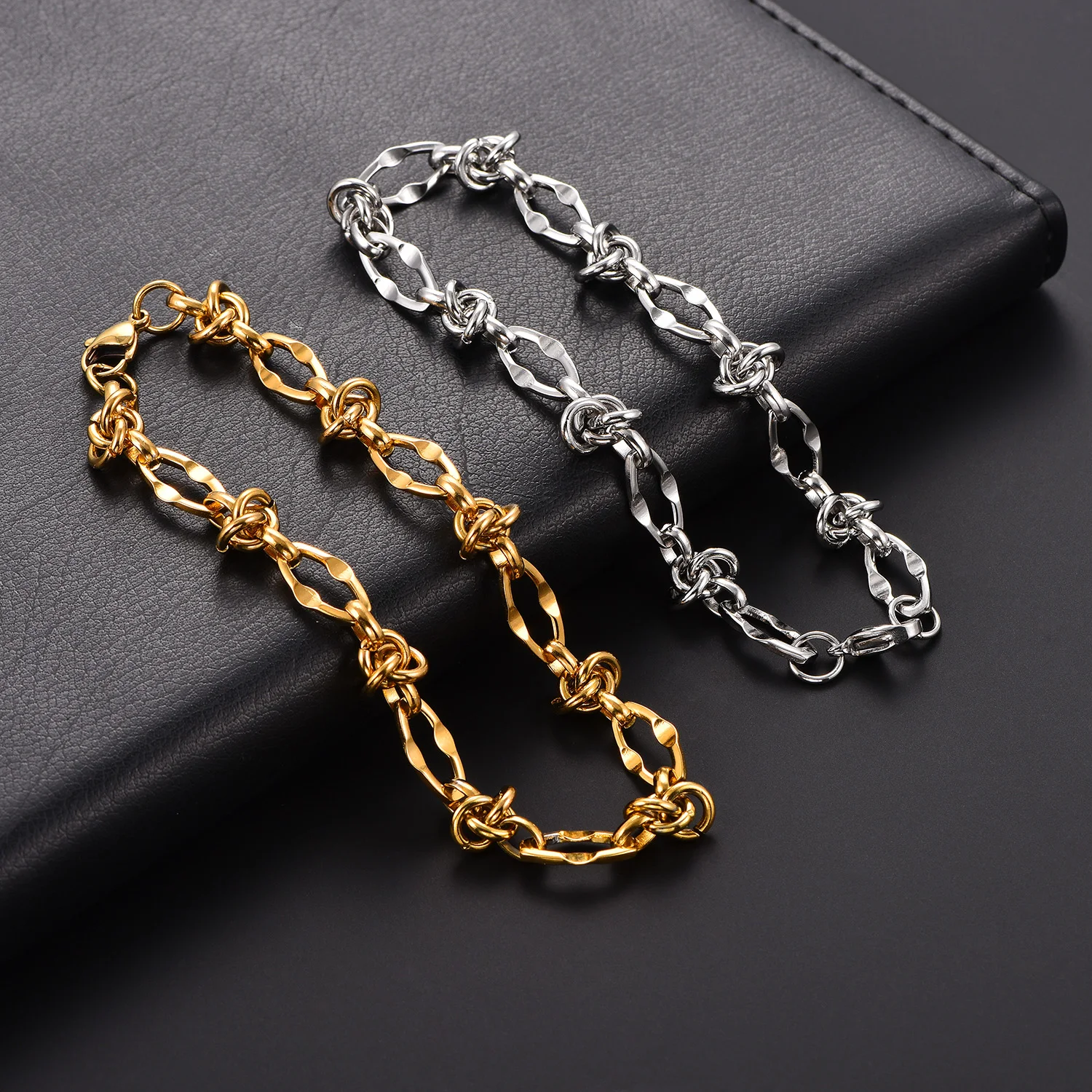 Hip-Hop Herrenarmband aus Edelstahl, geknotete Handkette, vergoldet, einzigartiger, klobiger Gliederarmreif, Punk-Schmuck für Jungen – Detail 6