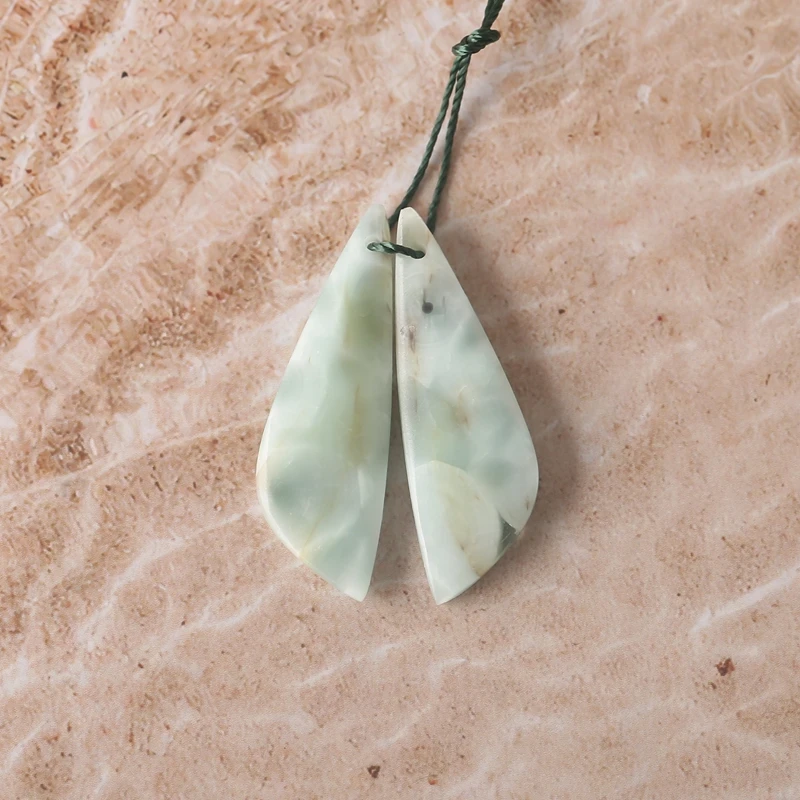 

Women's Handmade Green Onyx Gemstone Earrings Pair Semiprecious Stone Beads Fashion Jewelry 36x12x4mm 4.2g