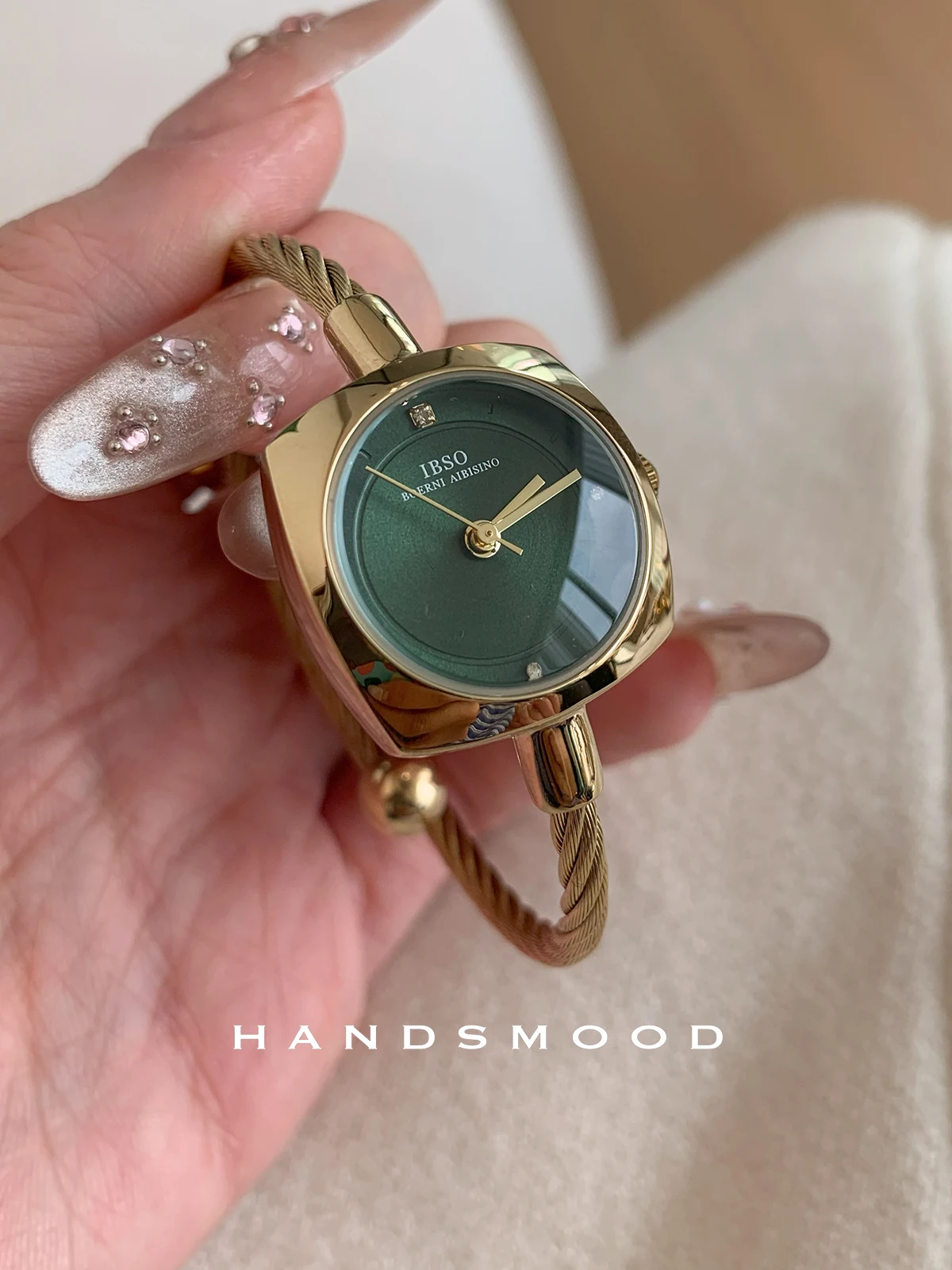 

Elegant women's watchunderstated luxury retroand minimalist style versatile women's bracelet watch women's stainless steel watch