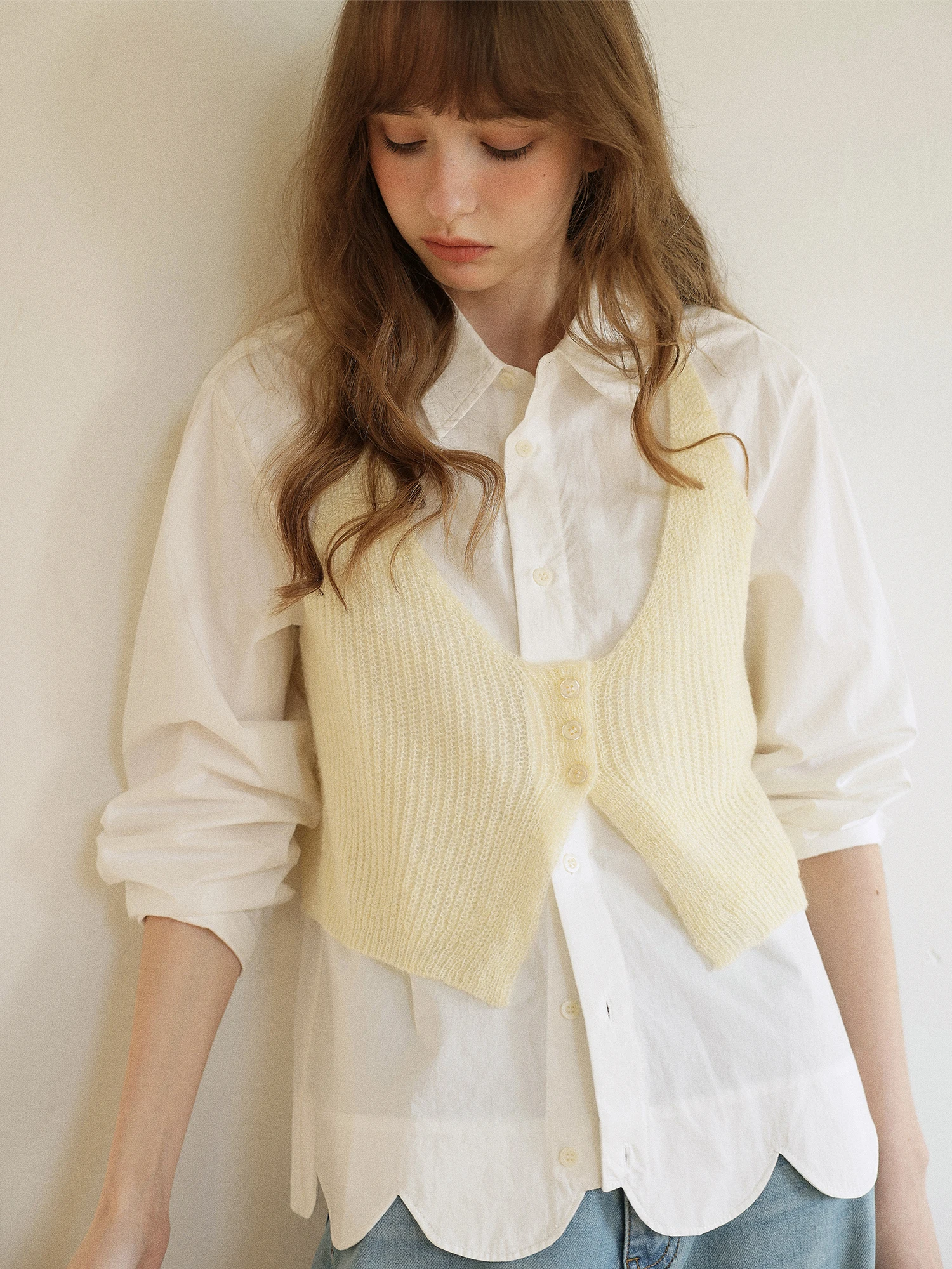 

Enroute Low round Neck Knitted Journal Book Multi-Color Options Hollow out Design Layering Vest Women's Fashion Spring 2026