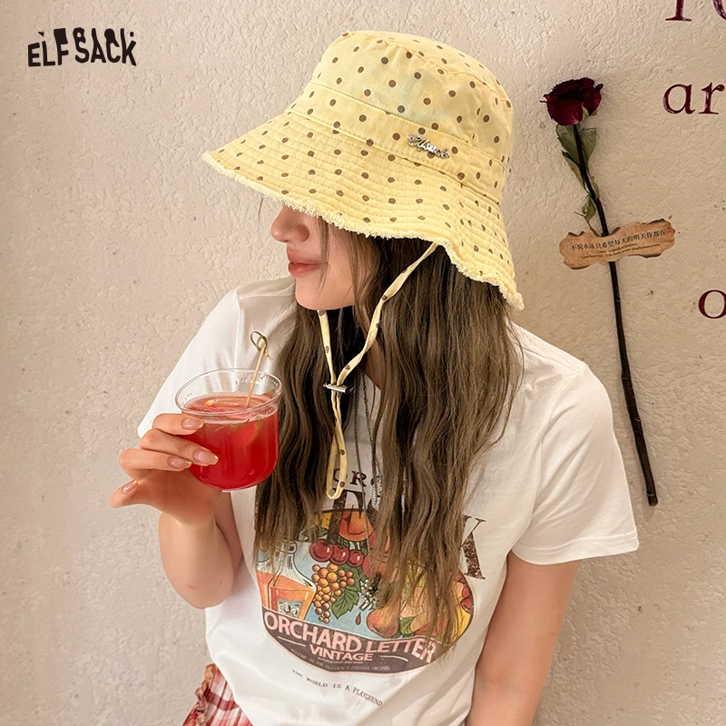 ELFSACK Women's Polka Dot Bucket Hat with Frayed Edge, Pink Wide Brim Sun Cap with Adjustable String for Travel, Sweet Accessory