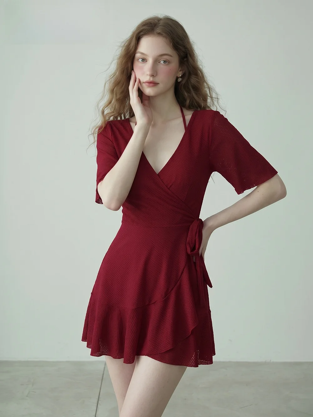 Conservative Sexy One-Piece Swimsuit for Women Thermal Spring Swimwear V-Neck Short Sleeve Slimming Design Casual Style