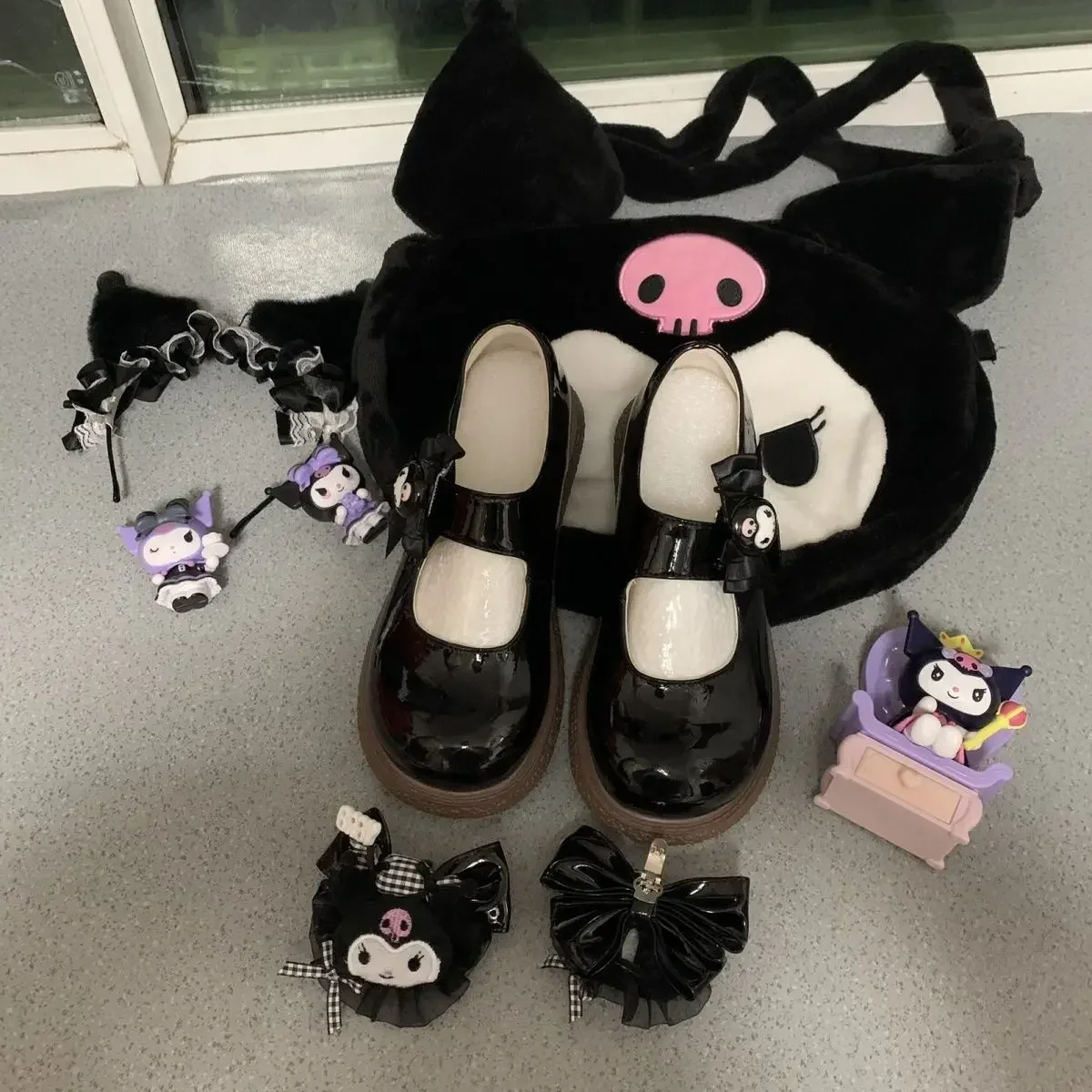 Sanrio kuromi lolita รองเท้า jk รอบ toe big toe รองเท้าน่ารัก girly หัวใจรองเท้าหนังขนาดเล็กสาว kawaii ของขวัญวันเกิด