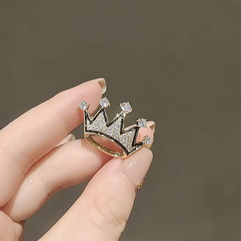 Black-Edged Diamond-Encrusted Shining Queen Crown Anti-Slip Brooch, High-End and Luxurious Creative Suit Brooch, Chest Flower