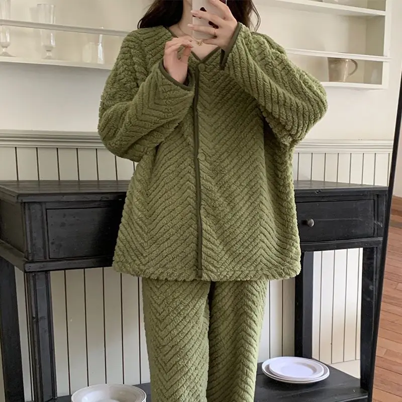 Pijamas de mujer de estilo bosque de lana coral, ropa de dormir de otoño e invierno, nuevo modelo de traje, pijama con forro polar, ropa de casa de franela gruesa