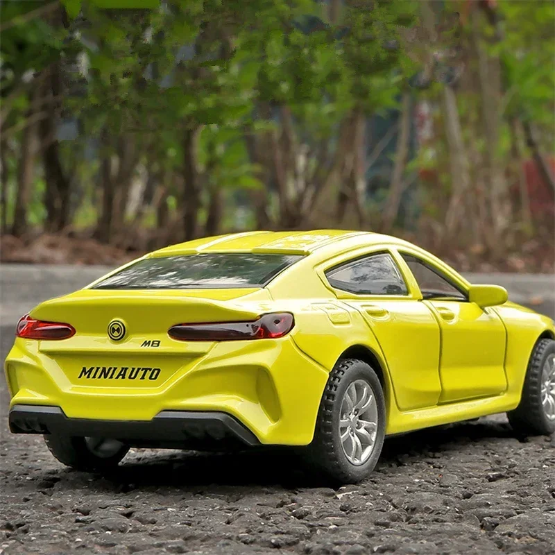 

M8 MH8 Coupe Alloy Car Model 1/32 Diecast Metal Toy Vehicles Car Model Simulation Sound and Light Collection Toys Gift