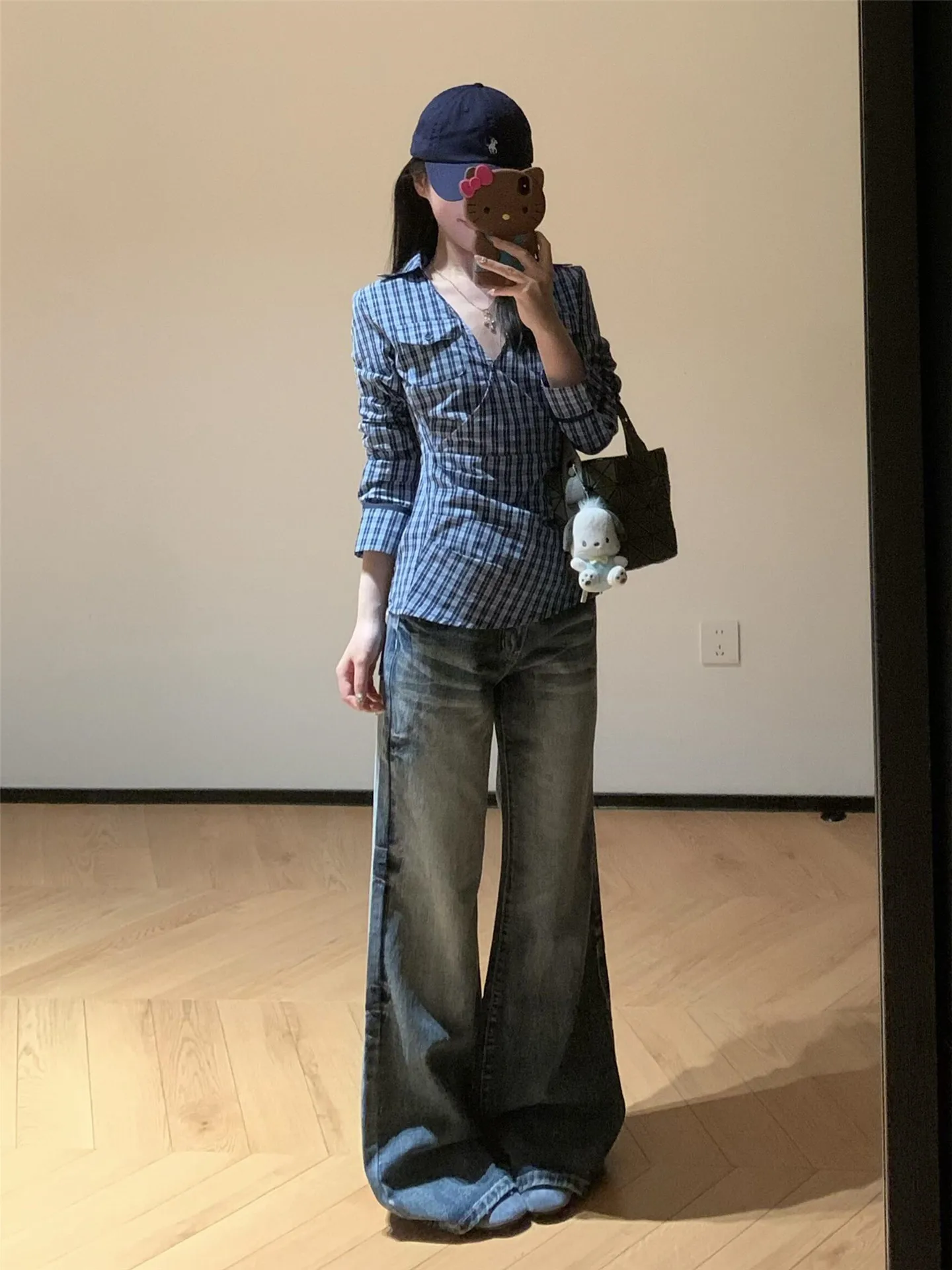 

Женские винтажные синие джинсы-клеш с широкими штанинами, свободные, с эффектом потертости, визуально стройнящие, весенние, повседневные, из хлопка глубокого цвета, с естественной талией, на молнии