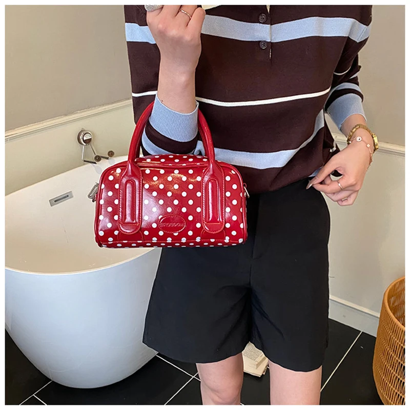 

Красная женская сумка, новинка 2026, весенняя высококачественная сумка через плечо в горошек, французская классическая модная текстурированная сумка через плечо из искусственной кожи
