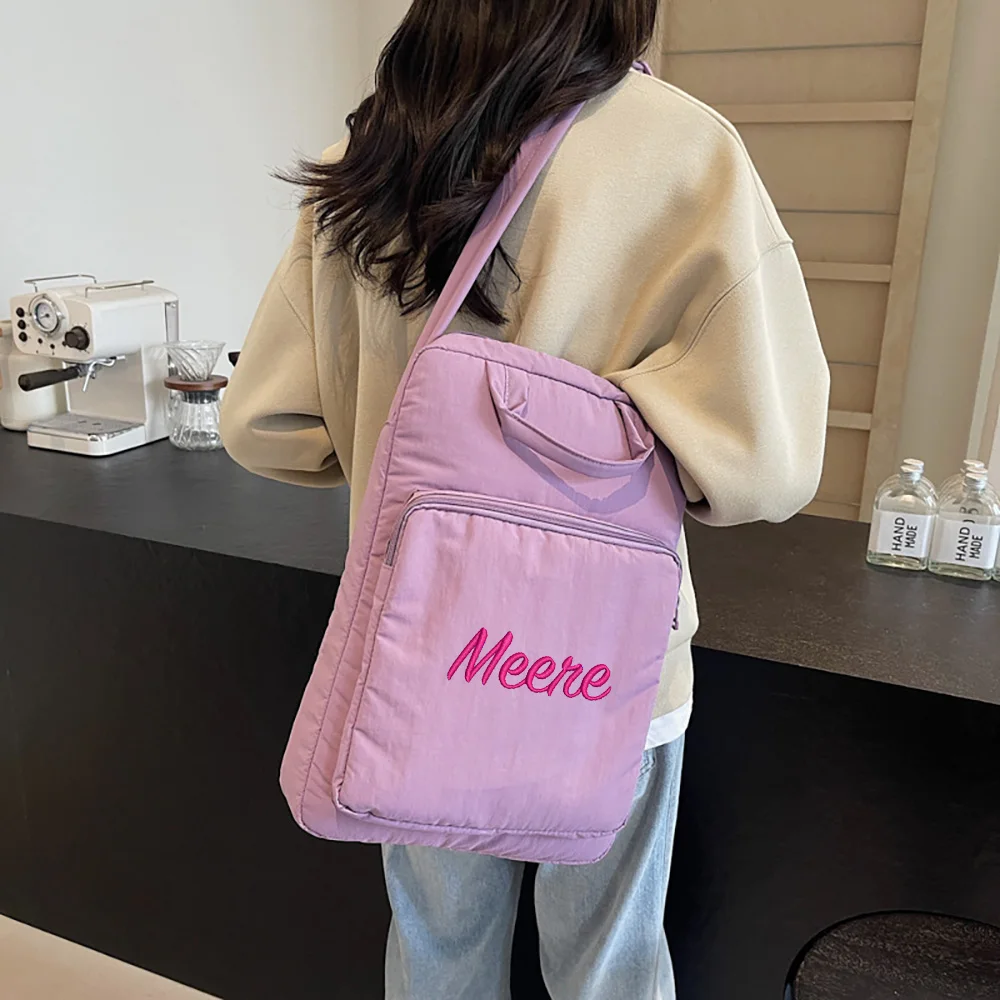 

Настраиваемая вышитая сумка для планшета, новый нишевый дизайн 2025 года, простая сумка через плечо большой вместимости, повседневная универсальная сумка через плечо