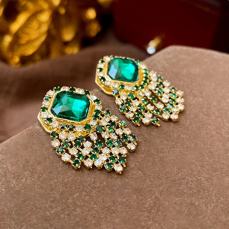 Vintage Geometric Delicate Rhinestone Stud Earrings for Women Emerald Crystal Tassel Earrings Luxury Designer Wedding Jewelry N1 image 3