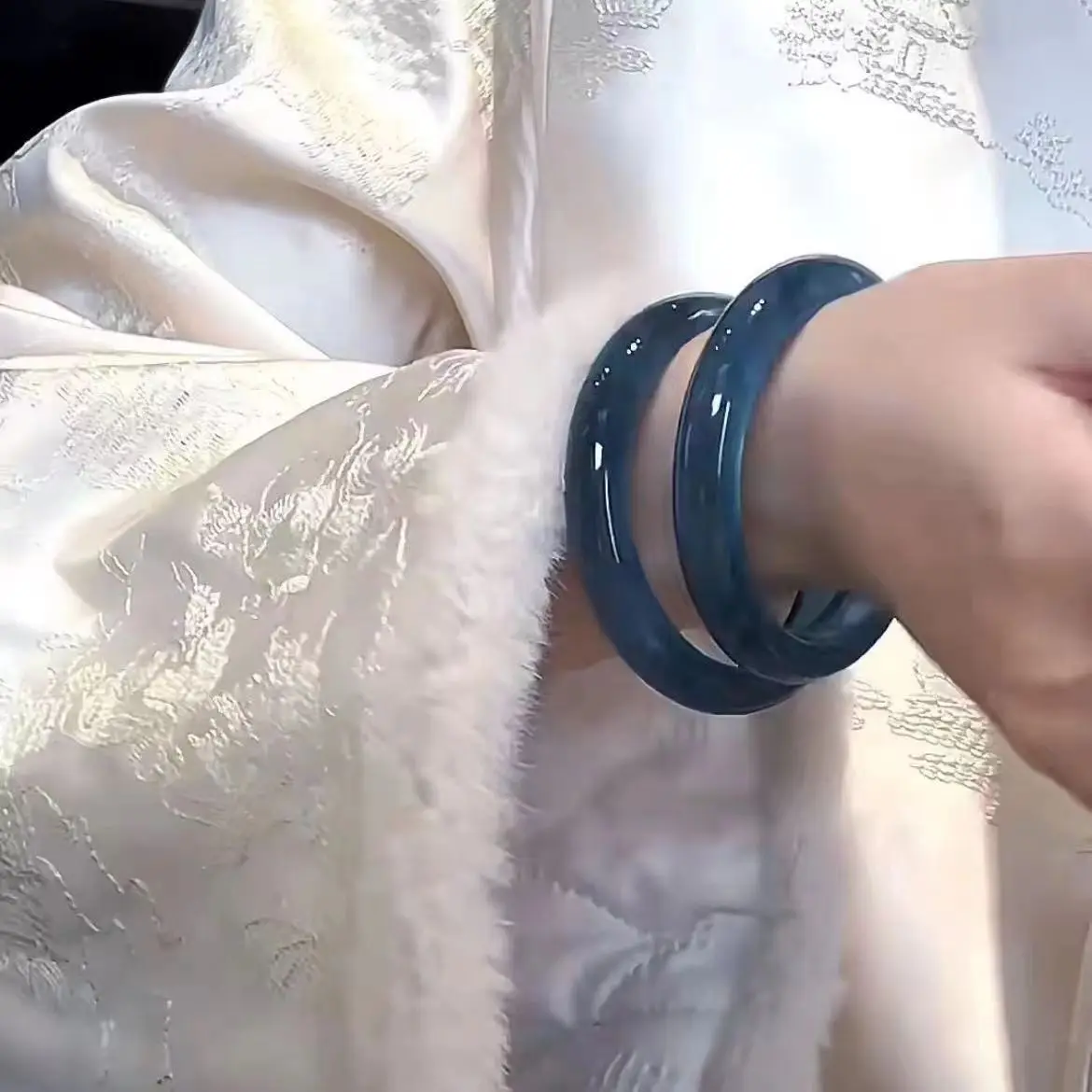 Devil Ice Blue Sea Blue Imitation Jade Glass Bangle Popular for Women High Beauty Bracelet Elegant Jewelry Gift