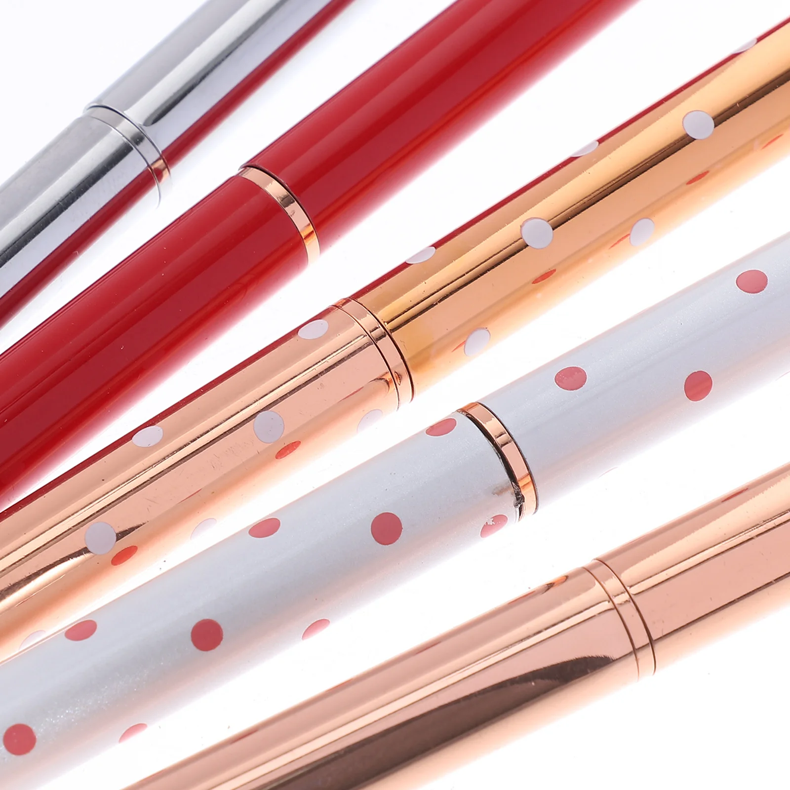 

5Pcs Heart Design Ballpoint Pen Metal Writing Pen for Students Smooth Ink Signature Stationery Ballpoint Pens