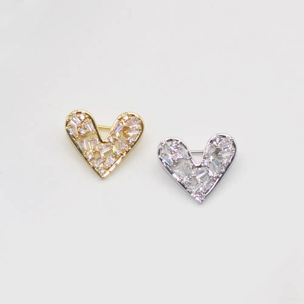 Rectangular Heart Brooch Lapel Shiny Hollow Out Rhinestone Pin Korean Style Elegant Hollow Heart Breastpin Clothing Accessories