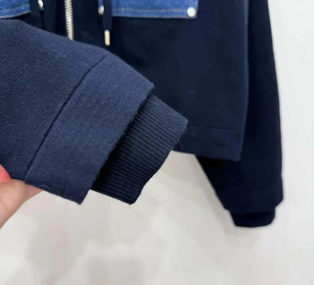 2025 Giacca da tasca alla moda a maniche lunghe con cerniera nuova giacca di jeans da donna autunno e inverno