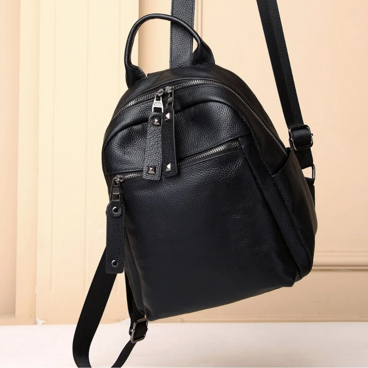 Casual Genuine Leather Backpack Black Rivets Cow Leather Bagpack Anti-theft Ladies Travel Shoulder Bag