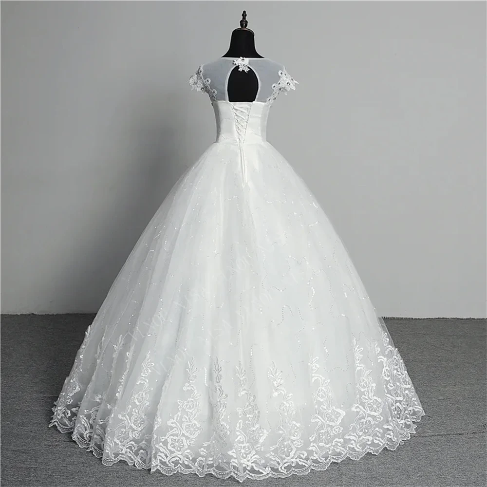 Luxury Ivory Lace Princess Dress Round Neck Short Sleeve Ball Gown Crystal Embroidered Applique Wedding Dress