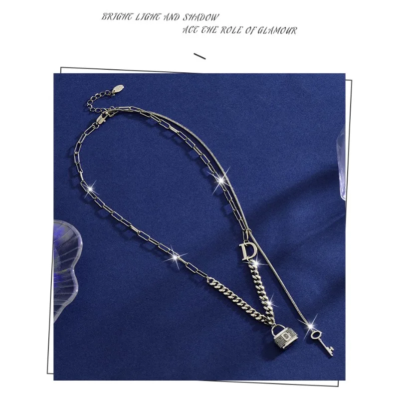 

Fashionable women's tassel key, titanium steel casual full diamond letter D lock necklace, thick chain collarbone chain