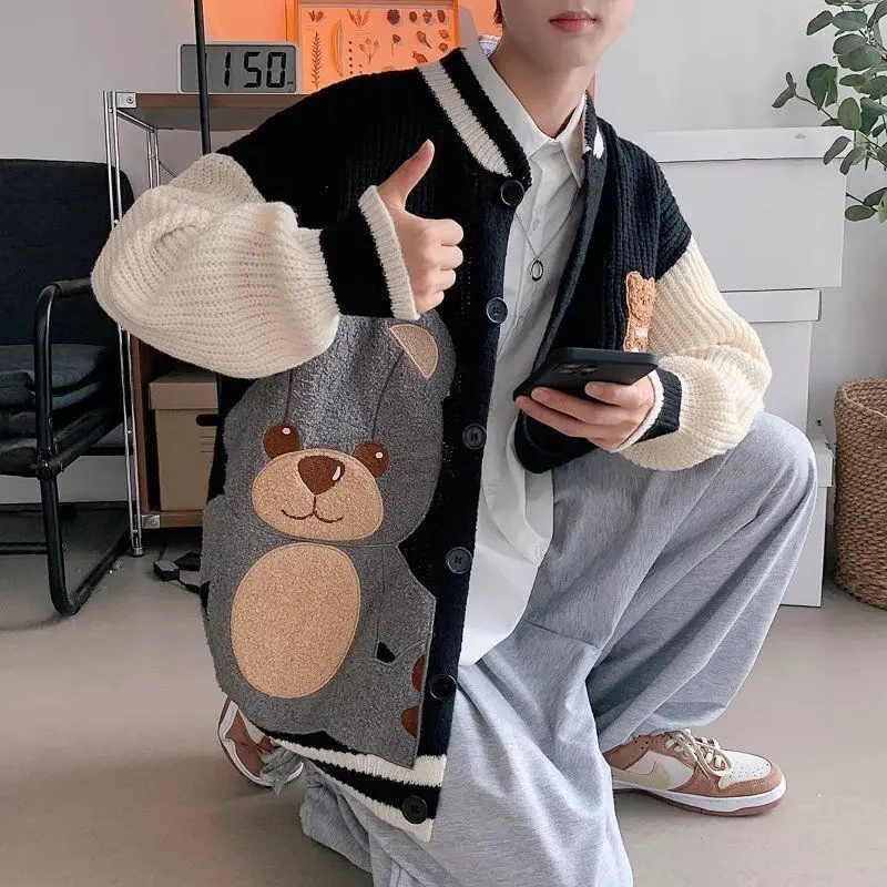 Nam Mùa Thu Đông Áo Len Phối Nhật Bản Cổ Nối Giày Lười Phong Cách Hốc Dệt Kim Cardigan Gấu Thêu