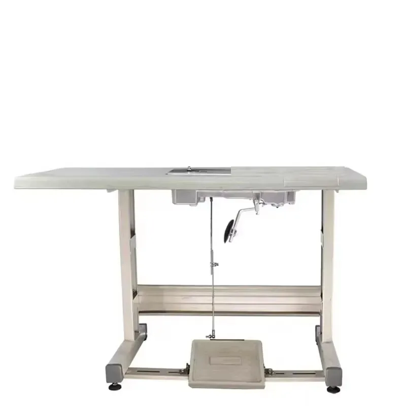 

High-Speed Industrial Overlock Sewing Machine 5500 RPM Four-Thread Integrated Tailor Drive for Precision Sewing