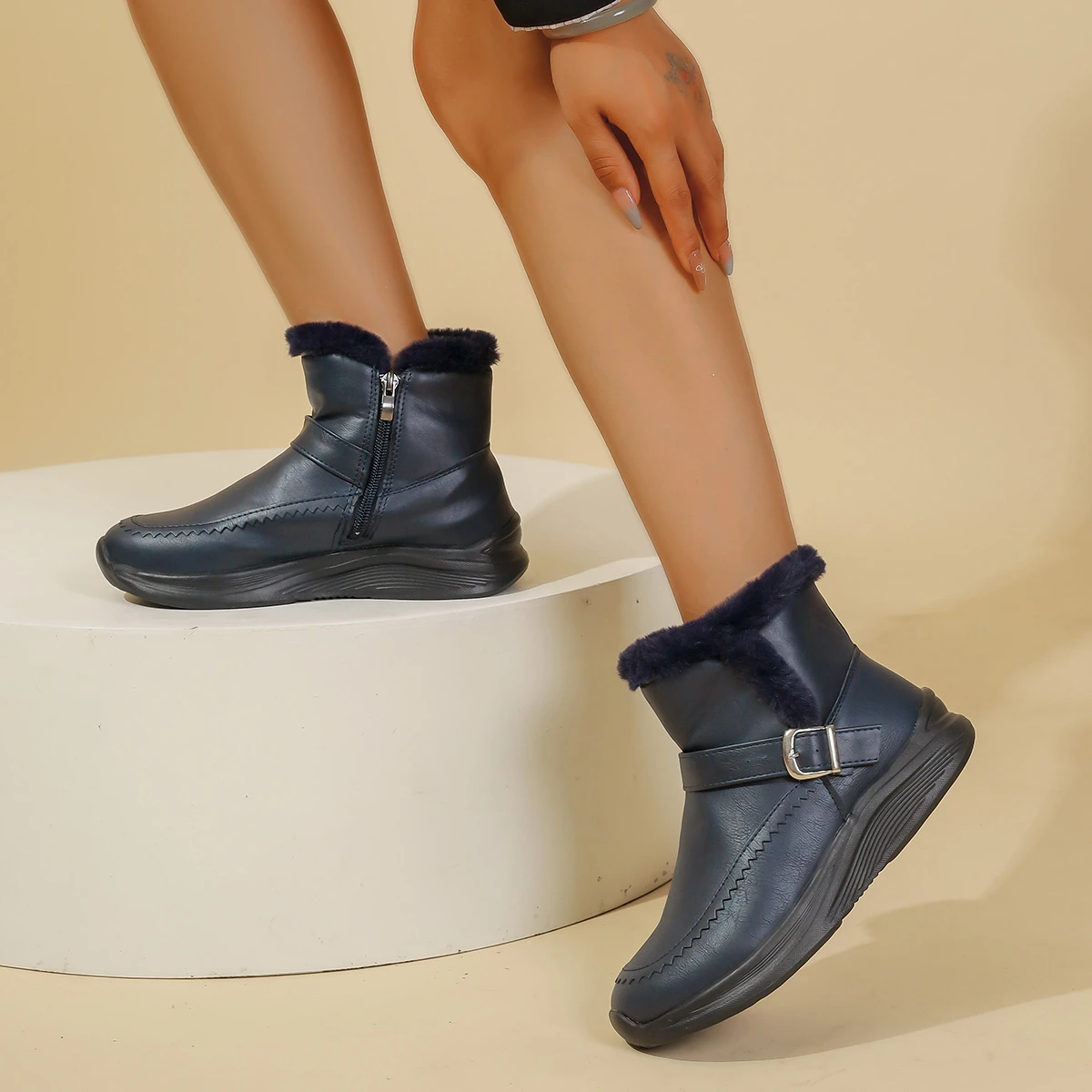 2026 Winter Neue Mode Damenstiefel Verdickte Warme Baumwollschuhe Wildleder Dickbesohlte Rutschfeste Damen-Sneaker Lässige Schneestiefel – Detail 12