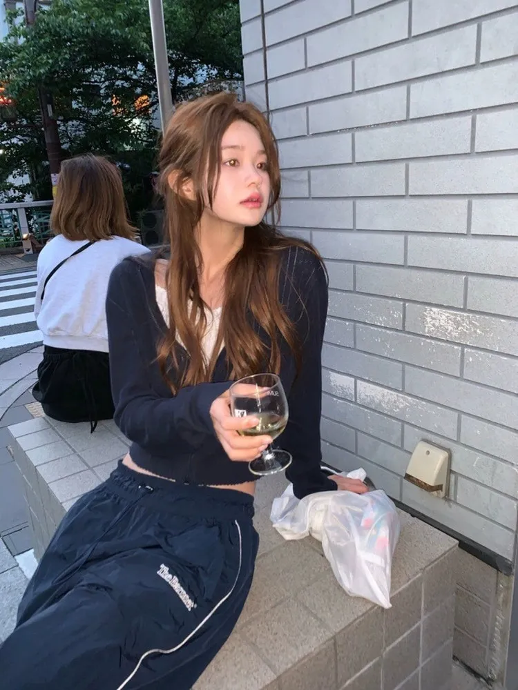 

Осенняя коллекция 2026: Женская толстовка-куртка с капюшоном в корейском стиле, элегантный дизайн East Gate Barnet Eight Milk, тонкая, с длинными рукавами, на молнии