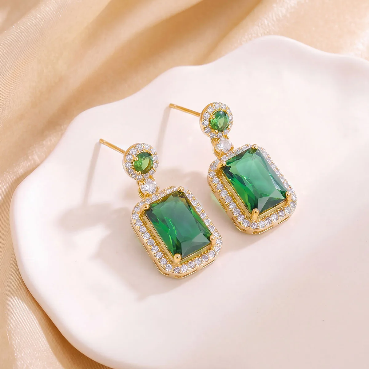 Trendy Green Rectangle Rhinestones Dangle Earrings for Women Geometry Round Drop Earrings Wedding party Elegant Jewelry Gifts