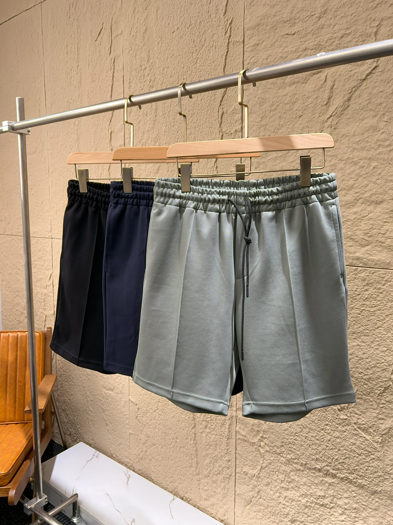 

Comfortable Elastic Waist Men's Shorts Summer Casual Five-Point Pants Breathable Elastic Waistband Three-Dimensional Tailoring