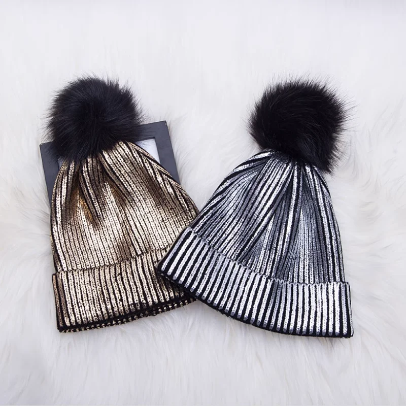

Hot Stamping Warm Wool Ball Knitted Parent-child Hat European and American Metal Color Flanged Hat Fashion Hat