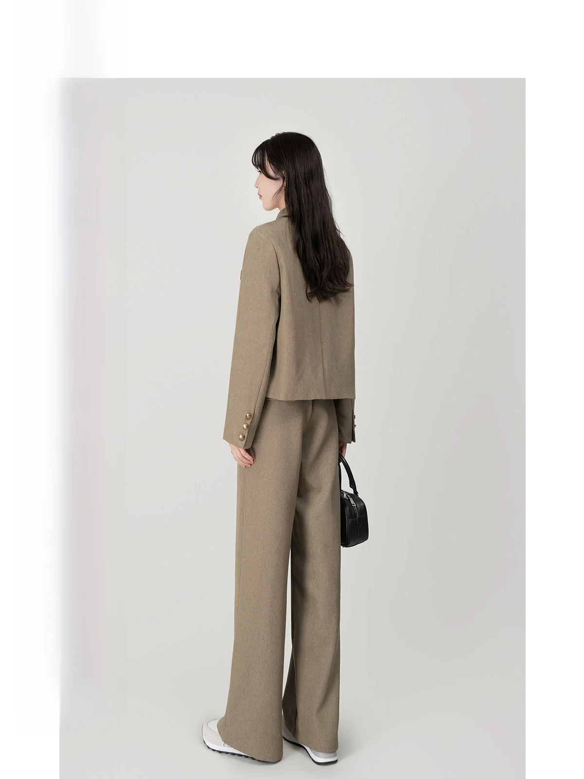 

Модный повседневный костюм-двойка Wavy Egg: женский весенний комплект с брюками с высокой талией и широкими штанинами, на пуговицах, с длинными рукавами