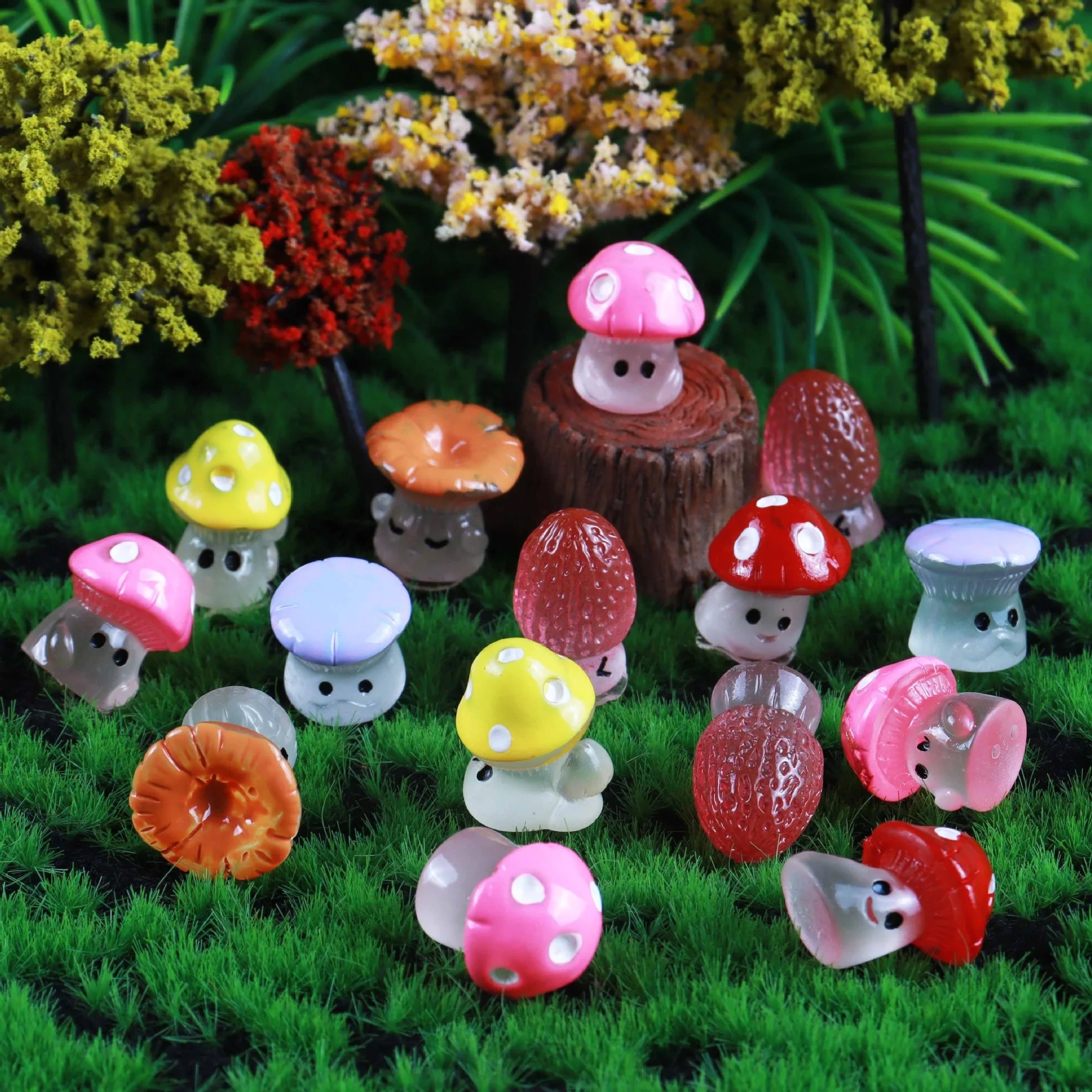 10pcs Resin Creative Miniature Three-Dimensional Cartoon Luminous Small Mushroom DIY Party Scrapbook Accessories Crafts