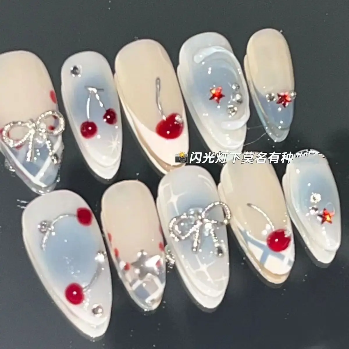 10 pçs artesanal imprensa em unhas amêndoa francesa cobertura completa cerejas e arco design unhas falsas doce bonito manicure prego para mulher