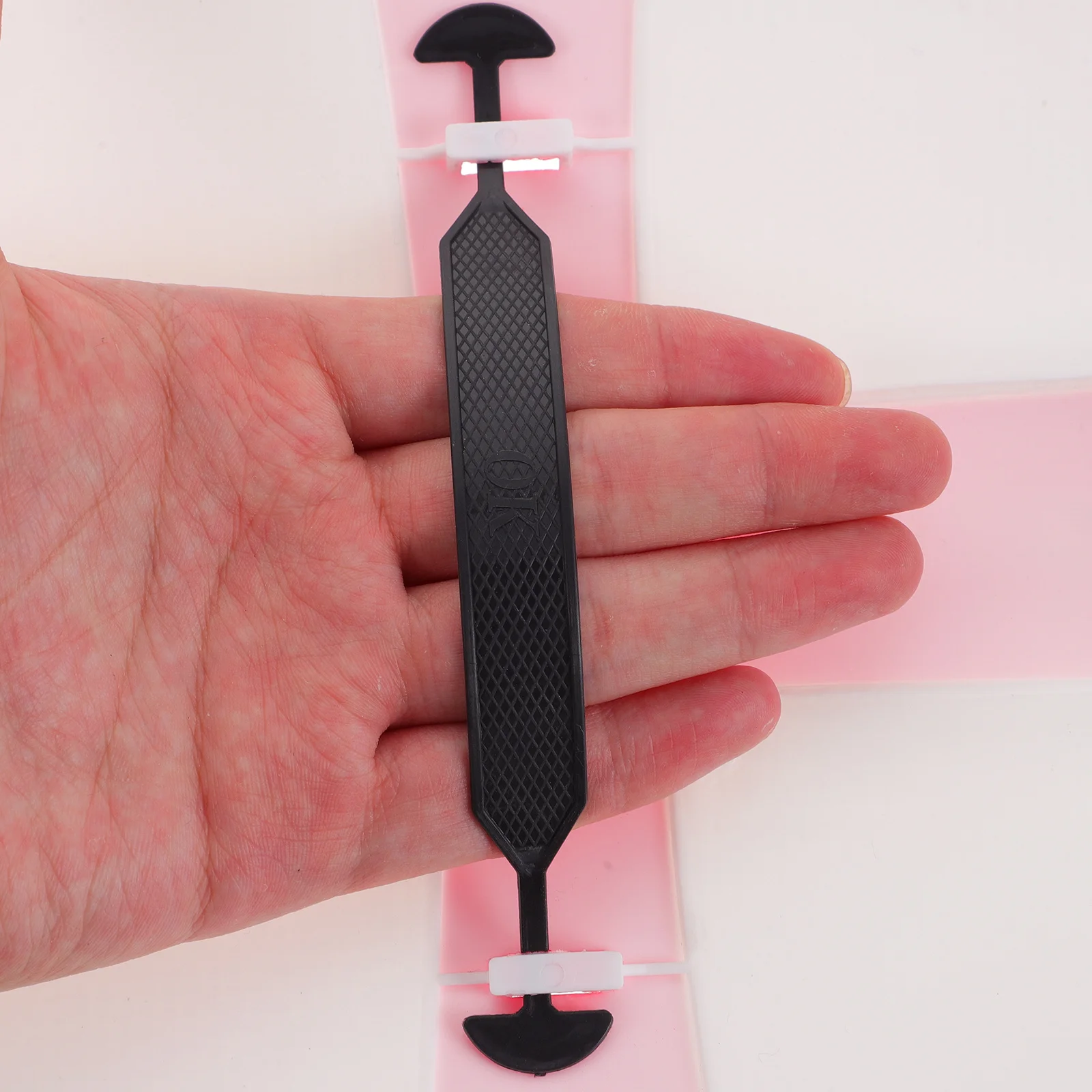 Grappige Cartoon Cross Patroon Schild Kids Cosplay Accessoire Duurzaam Plastic Veilig voor Kinderen Ouder-kind Interactie Party Game